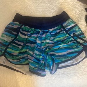 Lululemon athletica tracker short in blue green print